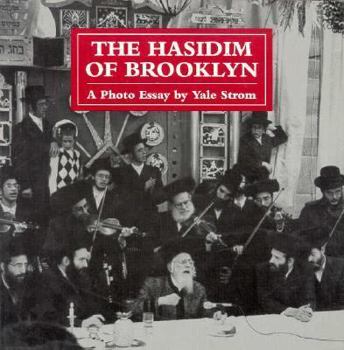 Paperback The Hasidim of Brooklyn: A Photo Essay Book