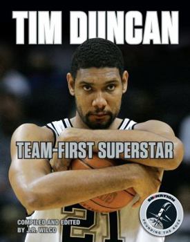 Paperback Tim Duncan: Team-First Superstar Book