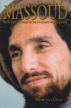 Paperback Massoud: An Intimate Portrait of the Legendary Afghan Leader Book