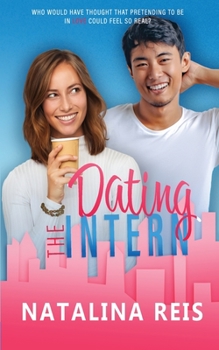 Paperback Dating the Intern Book