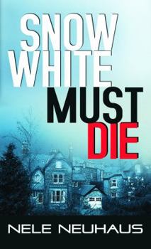 Library Binding Snow White Must Die [Large Print] Book