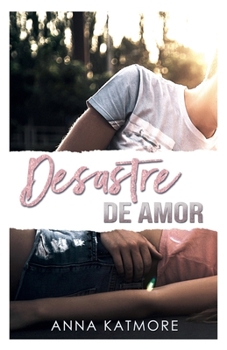 Paperback Desastre de Amor [Spanish] Book