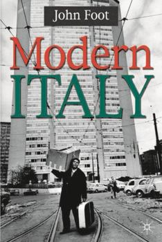 Paperback Modern Italy Book