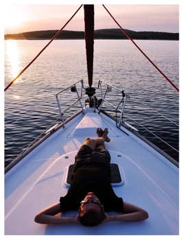 Sailing – Life Log Book: Time Capsule undated  5 year journal, diary a record of your life, one day at a time (Time Capsule series)