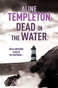 Hardcover Dead in the Water [Large Print] Book