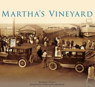 Paperback Martha's Vineyard Book