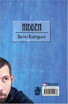 Paperback Hidden / A Escondidas Book
