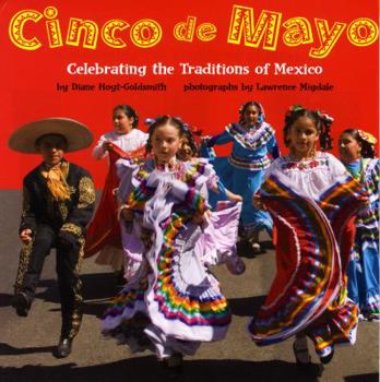 Paperback Cinco de Mayo: Celebrating the Traditions of Mexico Book