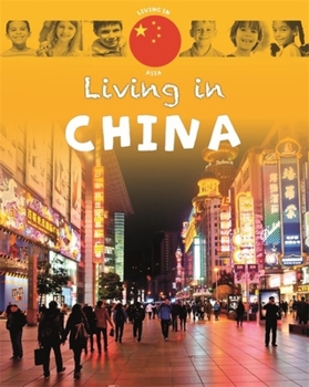 Paperback Living In: Asia: China Book