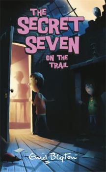 Paperback Secret Seven on the Trail Book