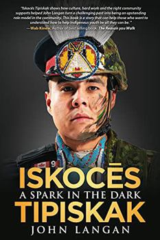 Paperback Iskoces Tipiskak: A Spark in the Dark Book