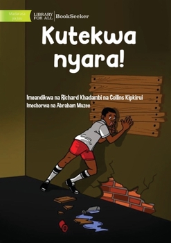 Paperback Kidnapped! - Kutekwa nyara! [Spanish] Book