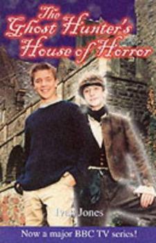 Paperback The Ghost Hunter's House of Horror Book