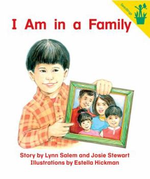 Paperback Early Reader: I Am in a Family Book