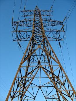 Paperback Essential Engineering Statics: Strategies for Problem Solving, Second Edition Book