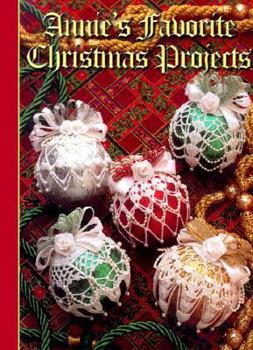 Hardcover Annie's Favorite Christmas Projects Book