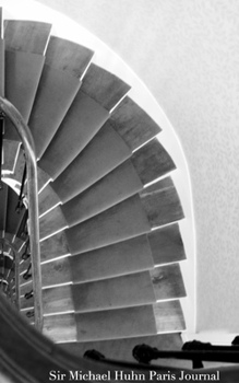 Paperback Paris Hotel Drawing Journal: Grand Hotel Paris Drawing Art Journal Book