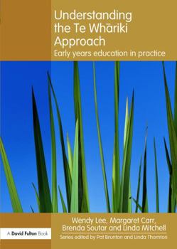 Paperback Understanding the Te Whariki Approach: Early years education in practice Book