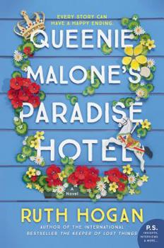 Paperback Queenie Malone's Paradise Hotel Book