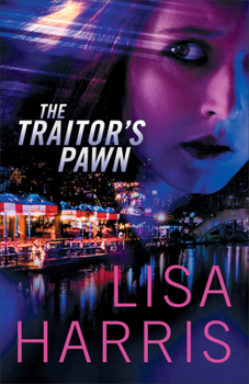 Paperback The Traitor's Pawn Book