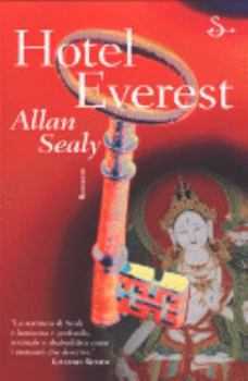 Paperback Hotel Everest Book