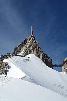 Paperback Aiguille Du Midi Chamonix Mountain Station Mont Blanc France Journal: 150 page lined notebook/diary Book