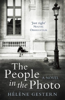 Paperback The People in the Photo Book