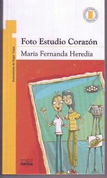 Paperback Foto Estudio Corazón [Spanish] Book