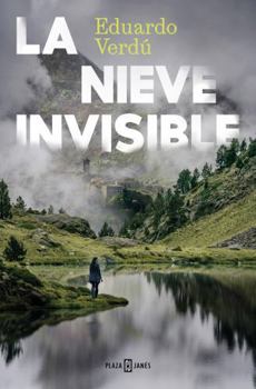 Paperback La Nieve Invisible / The Invisible Snow [Spanish] Book