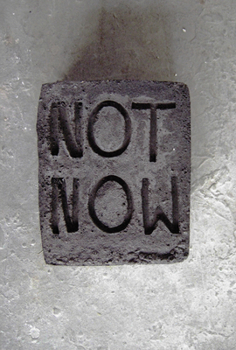 Paperback Esther Kläs: Not Now Book