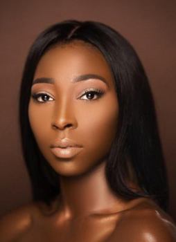 Paperback Maximizing Her: Navigating Life After Girlhood Book