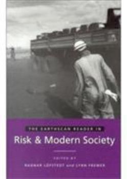 Paperback The Earthscan Reader in Risk and Modern Society Book