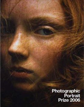 Paperback The Photographic Portrait Prize Book