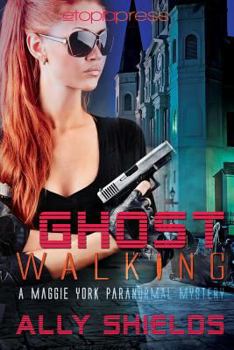 Paperback Ghost Walking (A Maggie York Paranormal Mystery) Book