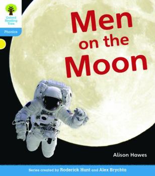 Paperback Oxford Reading Tree: Level 3: Floppy's Phonics Non-Fiction: Men on the Moon Book