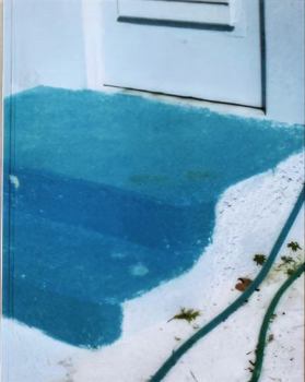 Hardcover Robert Grosvenor: 32 Pictures Book
