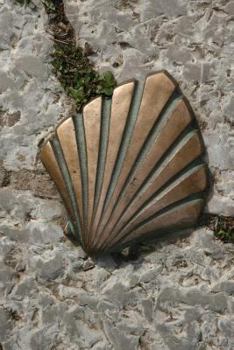 Paperback Pilgrim's Shell on the Camino De Santiago de Compostela Spain Journal: 150 Page Lined Notebook/Diary Book