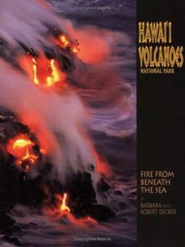 Paperback Hawaii Volcanoes: Fire from Beneath the Sea Book