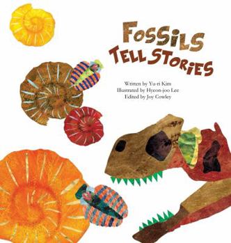 Paperback Fossils Tell Stories: Fossils Book