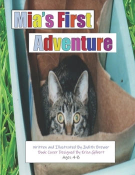 Paperback Mia's First Adventure Book