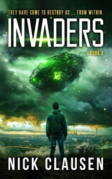Paperback Invaders 2: An Alien Invasion Thriller Book