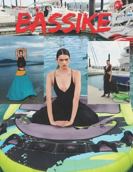 Paperback Bassikee [Large Print] Book