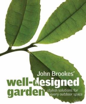 Paperback The Well-Designed Garden Book