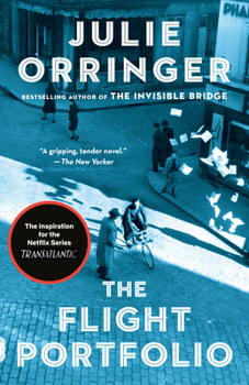 Paperback The Flight Portfolio Book
