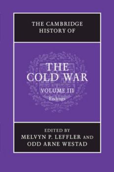 Paperback The Cambridge History of the Cold War Book
