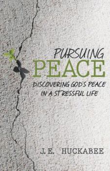 Paperback Pursuing Peace: Discovering God's Peace in a Stressful Life Book