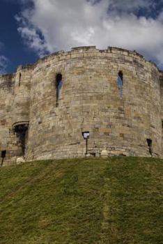 Paperback Clifford's Tower in York England Journal: 150 Page Lined Notebook/Diary Book