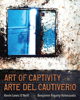 Paperback Art of Captivity / Arte del Cautiverio Book