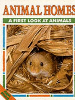 Paperback Animal Homes (Jump! Starts First Look at Animals S.) Book