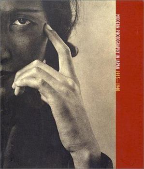 Paperback Modern Photography in Japan 1915-1940 Book